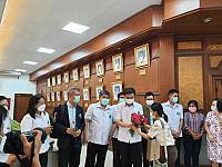 ผู้อำนวยการสำนักเทคโนโลยีสารสนเทศร่วมแสดงความยินดีกับนายแพทย์ชิโนรส ลี้สวัสดิ์ รองอธิบดีกรมสุขภาพจิต ได้รับแต่งตั้งให้ดำรงตำแหน่งสาธารณสุขนิเทศก์เขตสุขภาพที่ 2